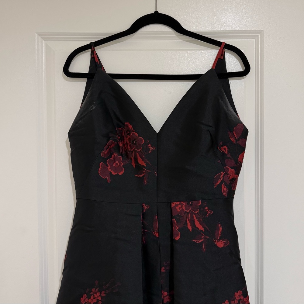 Calvin Klein Floral-Print Plunge Gown - Picture 4 of 6